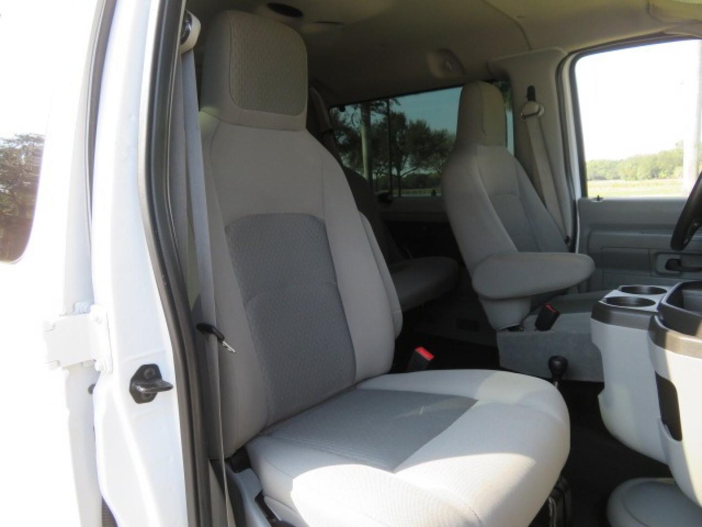 2014 White /GRAY Ford E-Series Wagon XLT (1FBSS3BL6ED) , AUTOMATIC transmission, located at 4301 Oak Circle #19, Boca Raton, FL, 33431, (954) 561-2499, 26.388861, -80.084038 - Photo#75